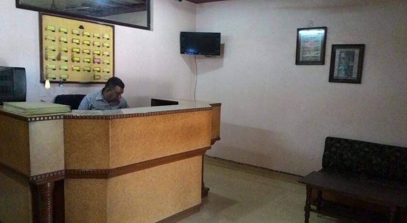 Shri Gita Hotel, Raipur 4